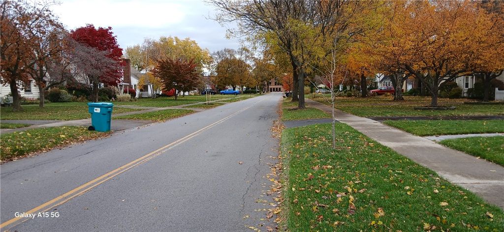 Photo of 183 Thorncliffe Drive, Irondequoit, NY 14617 (MLS # R1652083)