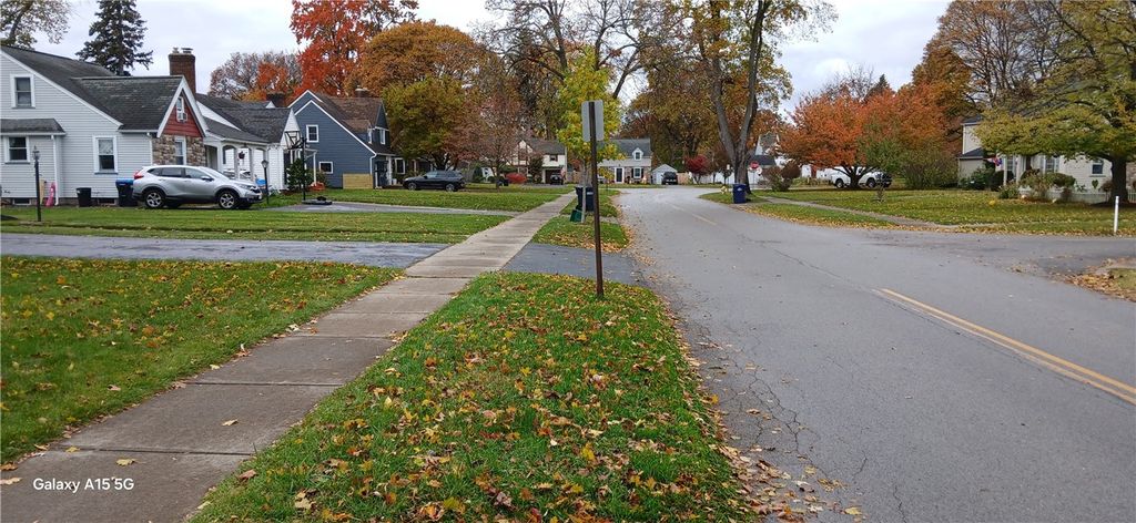 Photo of 183 Thorncliffe Drive, Irondequoit, NY 14617 (MLS # R1652083)