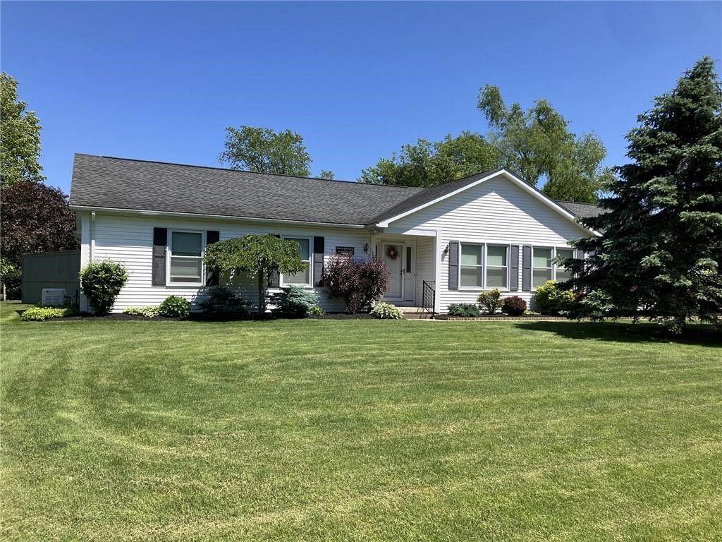 Photo of 118 Eastview Drive, Shelby, NY 14103 (MLS # R1654995)