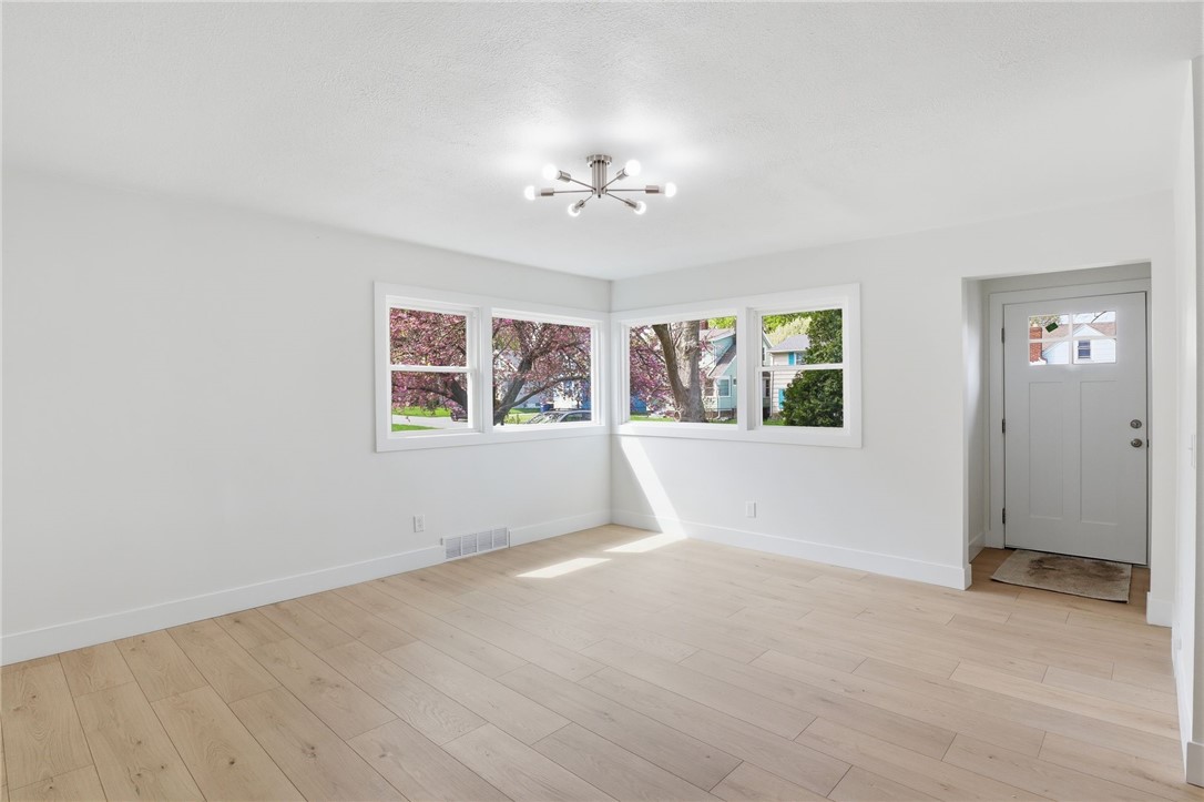 73 Woodrow Avenue