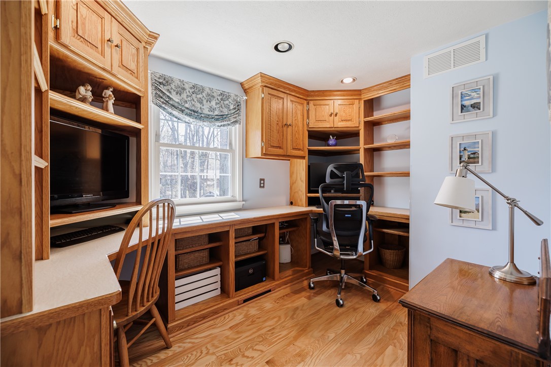 655 Finchingfield Lane, Webster, New York image 28