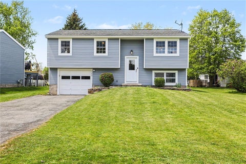 Homes For Sale - 1258 Glen Carlyn Drive<br/> Farmington, NY 14425