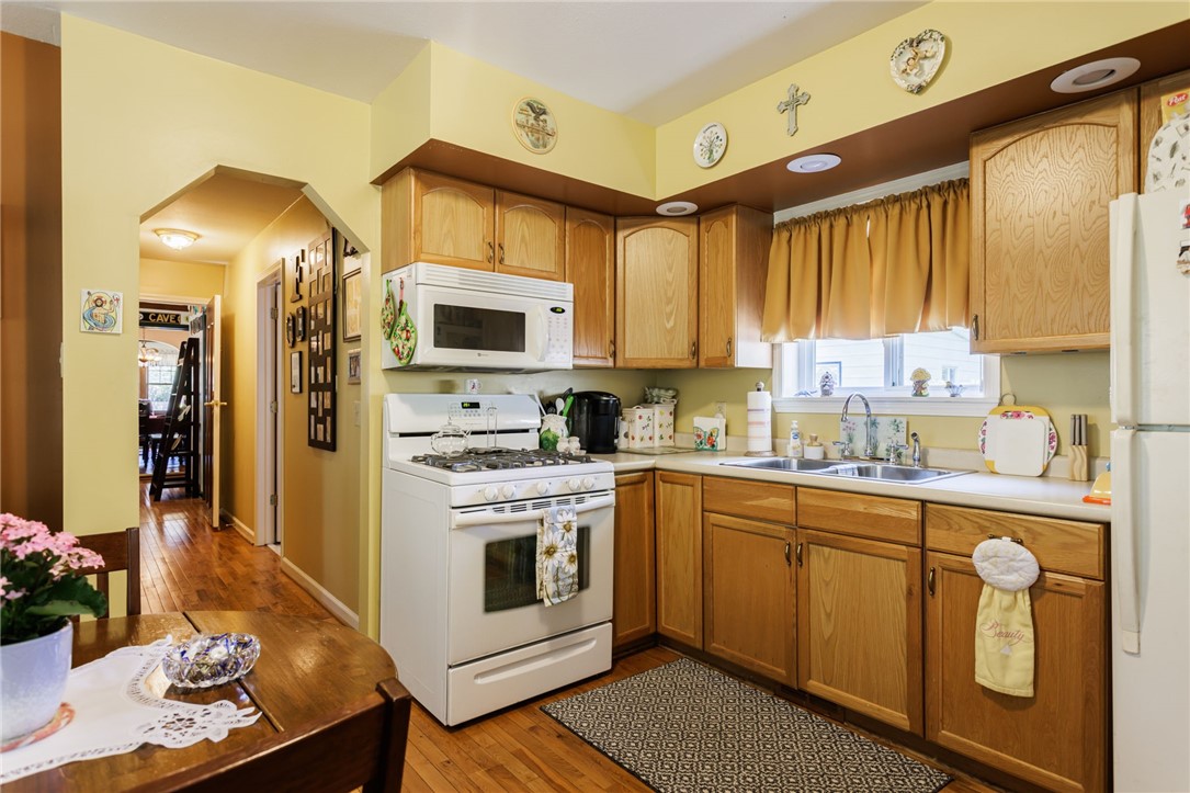 1039 Winona Boulevard, Irondequoit, New York image 35