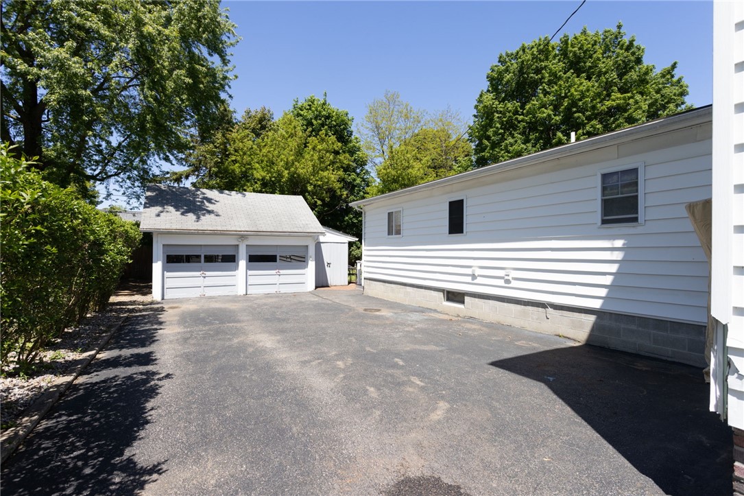 Search Properties 4 1039 winona boulevard