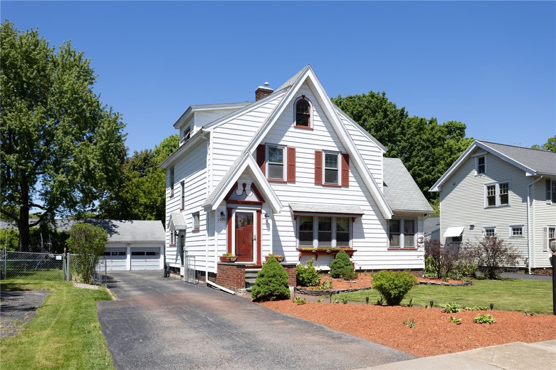 Search Properties 1 1039 winona boulevard