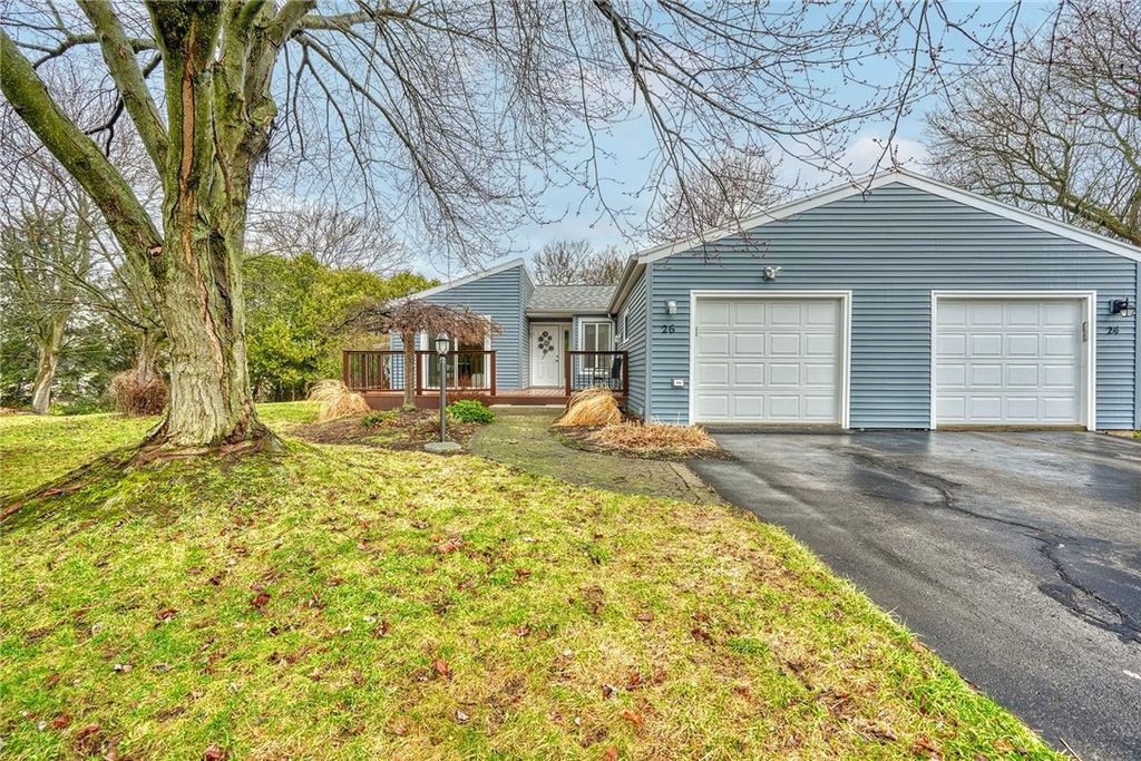 Photo of 26 Hanningfield Cir Circle, Perinton, NY 14450 (MLS # R1666347)