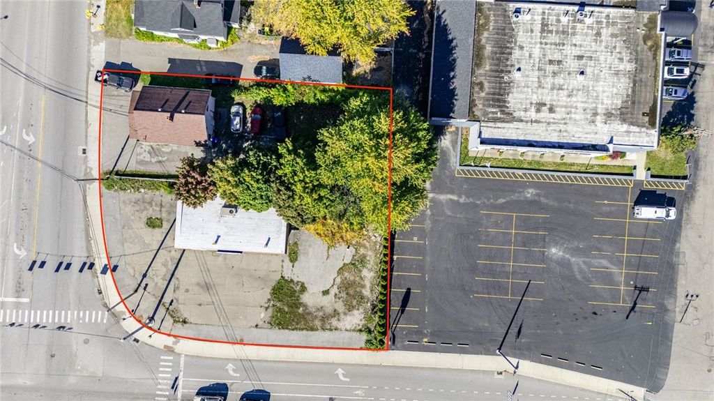 Photo of 2032 Lyell Avenue, Gates, NY 14606 (MLS # R1646711)