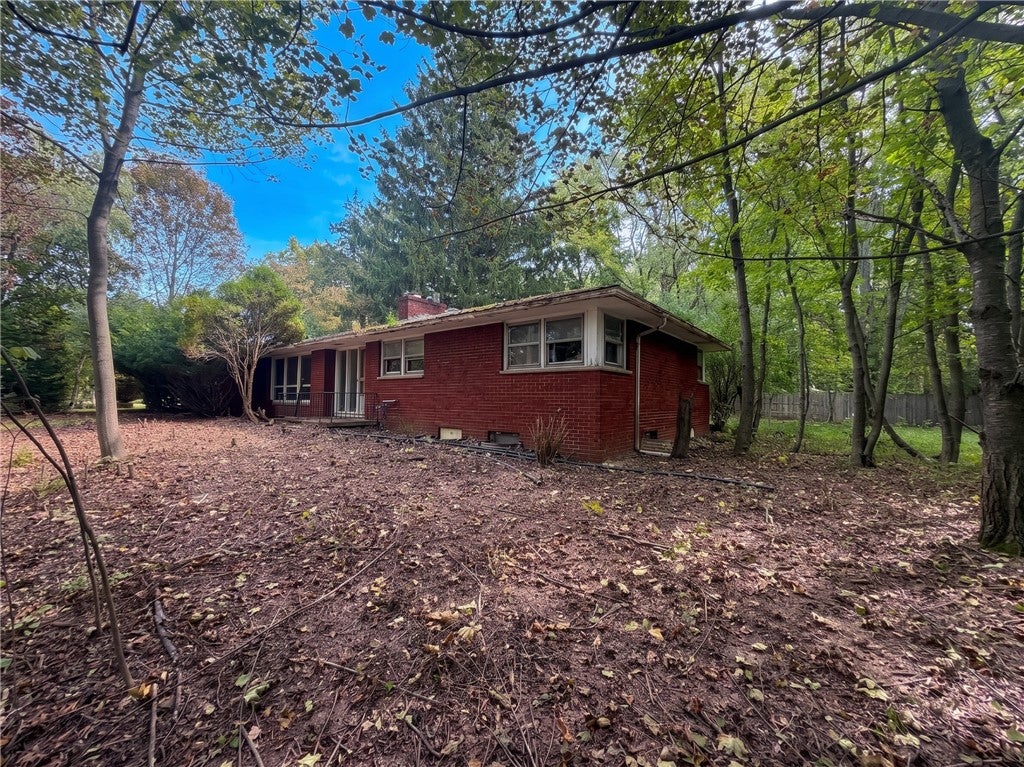 21 Hillcrest Dr