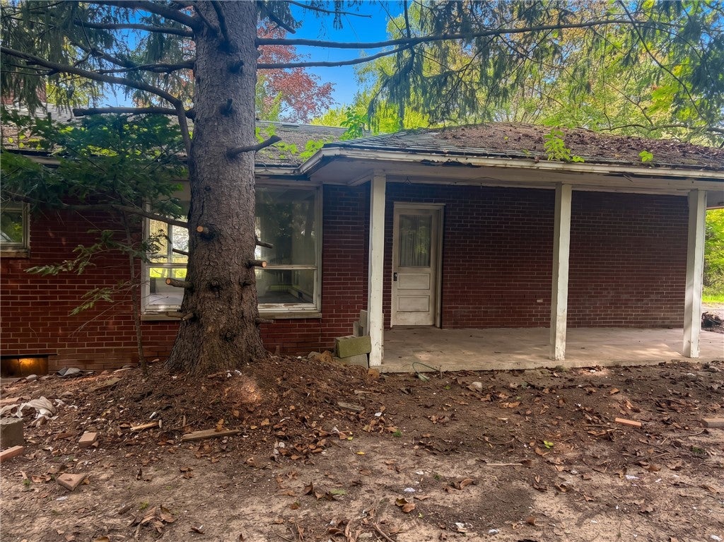 21 Hillcrest Dr
