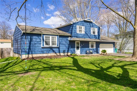 Homes For Sale - 21 Hartwood Drive<br/> Monroe County, Henrietta, NY 14623