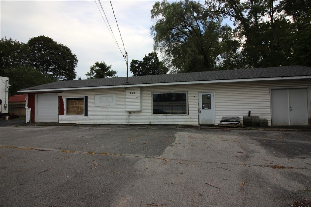 Photo of 622 E Main Street, Palmyra, NY 14522 (MLS # R1715078)