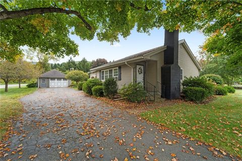 Photo of 834 Southside Drive, Oneonta, NY 13820 (MLS # R1567013)