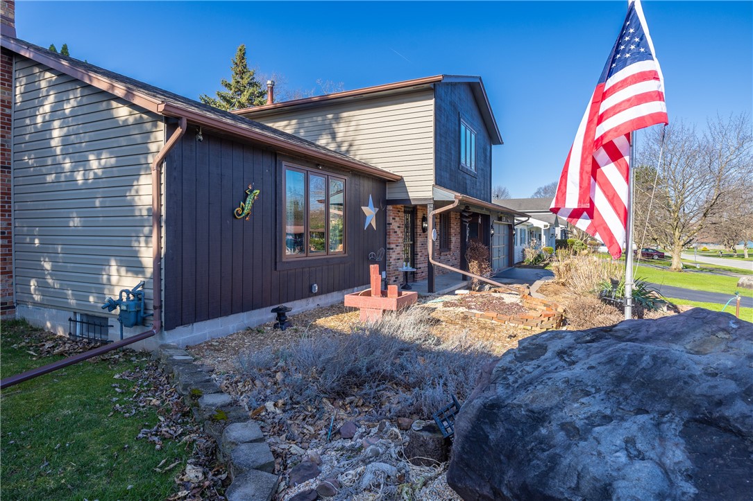 75 Woodedge Lane, Greece, New York image 4