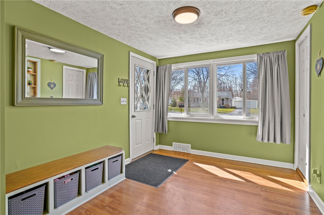 511 Glenview Court, Webster, New York image 11