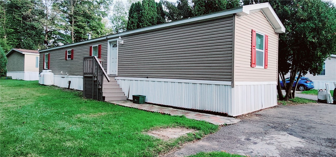116 Tidd Circle, Farmington, New York image 1