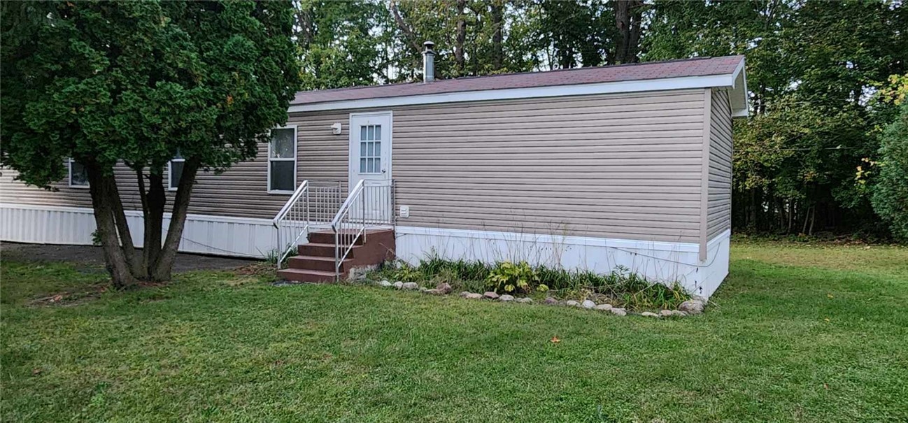 116 Tidd Circle, Farmington, New York image 2