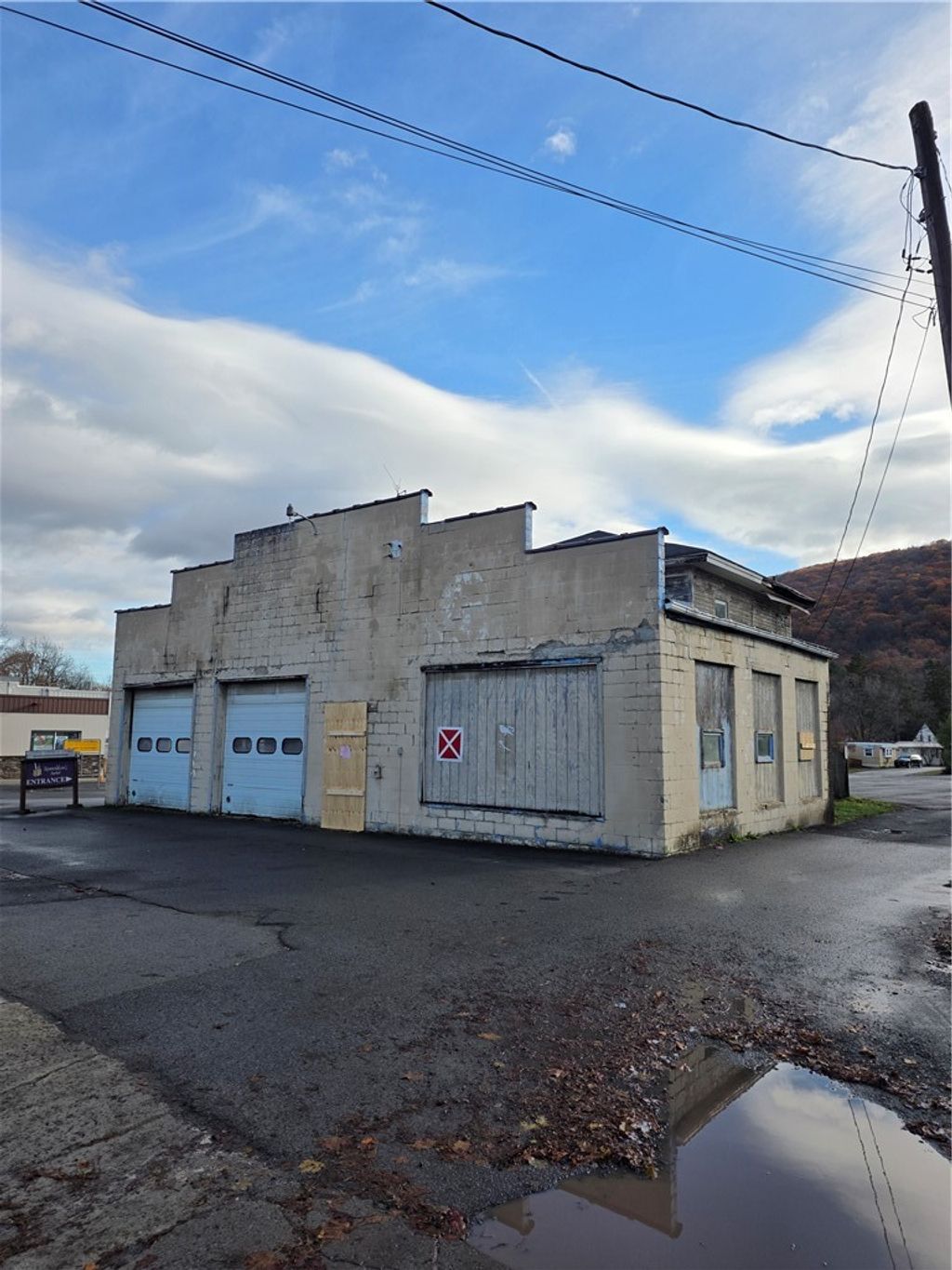 Photo of 142 S Main Street, Naples, NY 14512 (MLS # R1650943)