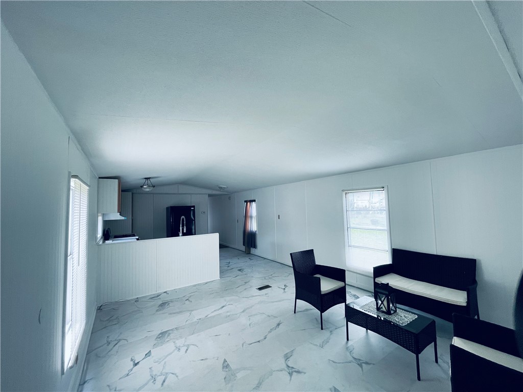 108 Vienna, lot 48 Road