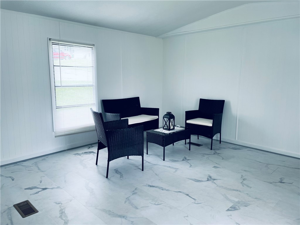 108 Vienna, lot 48 Road