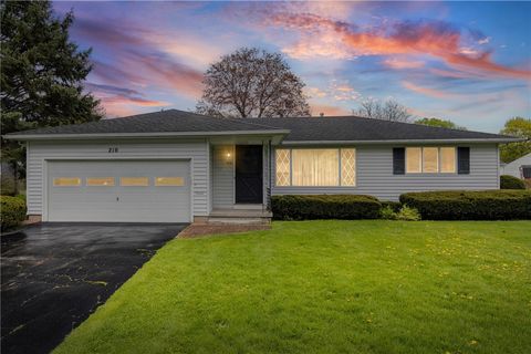 Photo of 210 Everclay Drive, Greece, NY 14616 (MLS # R1678473)