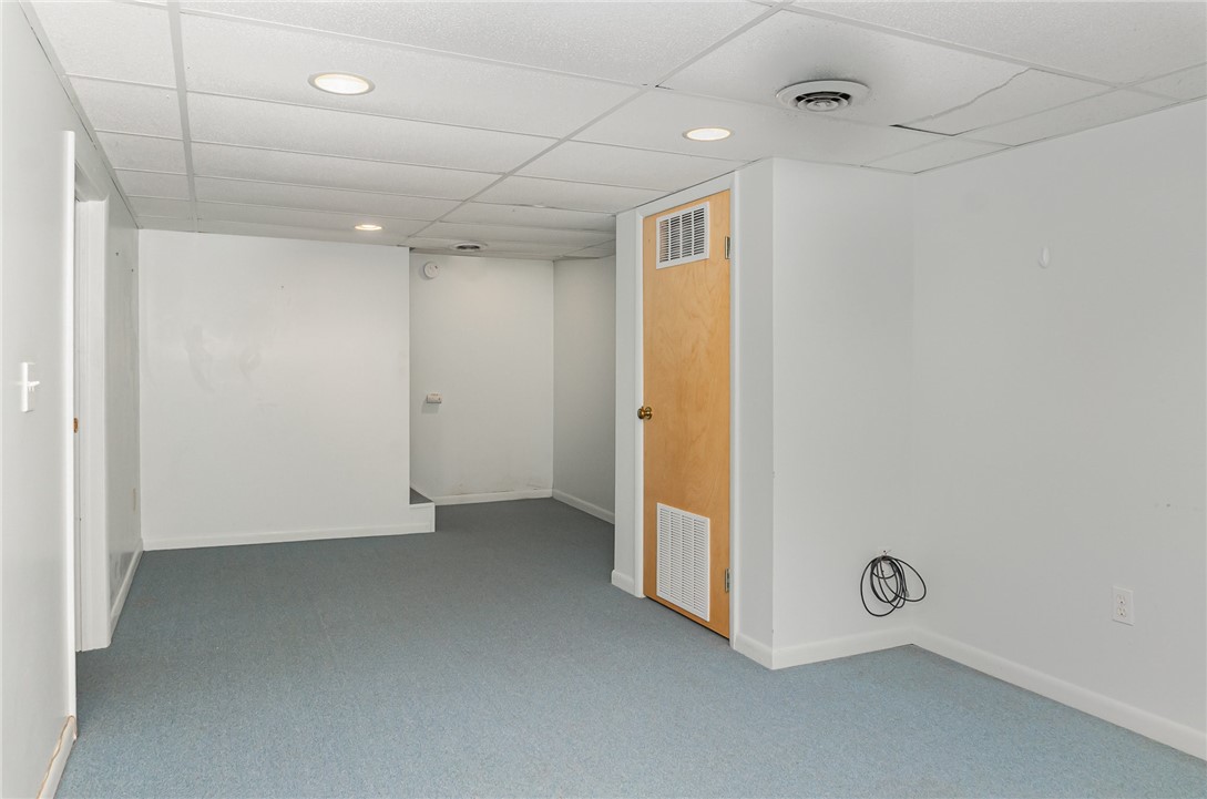 1080 Cherry Hill Lane, Webster, New York image 22