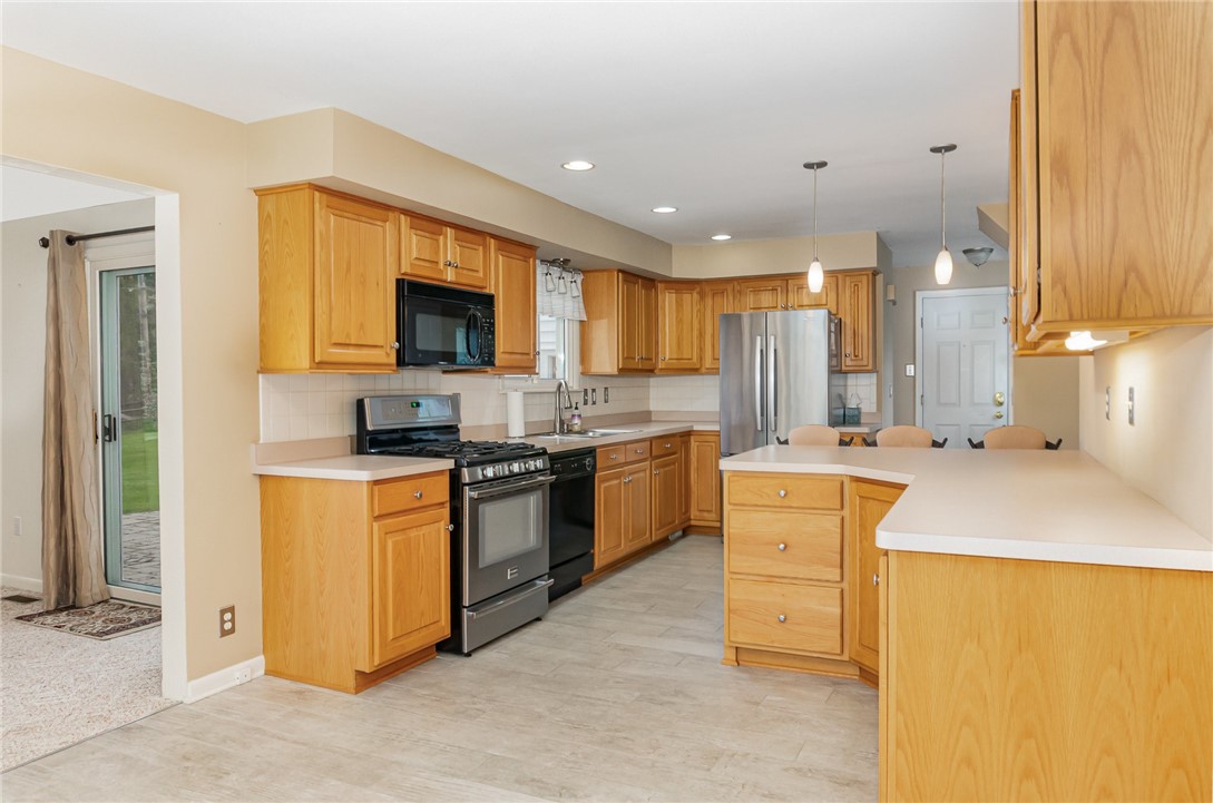 1080 Cherry Hill Lane, Webster, New York image 13