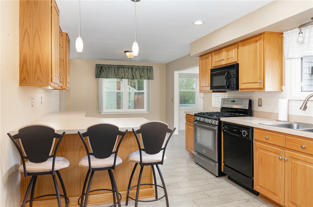 1080 Cherry Hill Lane, Webster, New York image 12