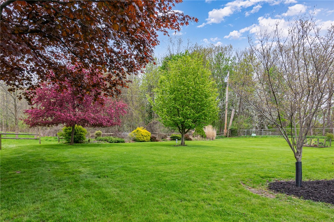 1080 Cherry Hill Lane, Webster, New York image 27