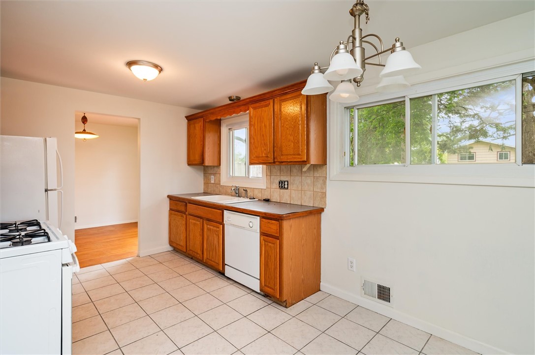 171 Normandale Drive, Gates, New York image 22