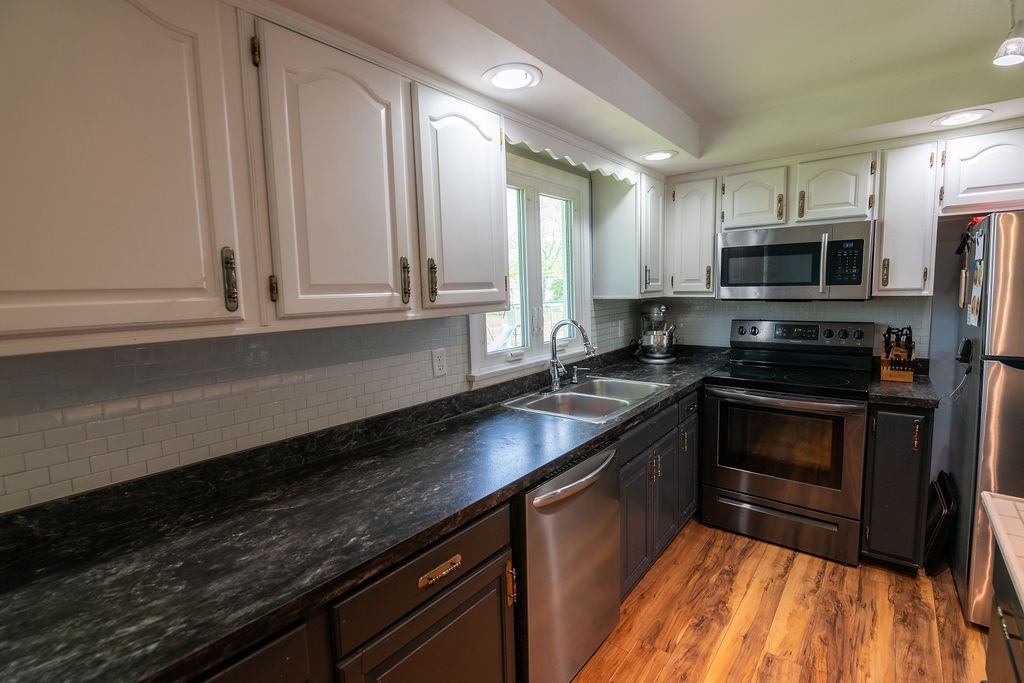 30 Bambi Lane, Gates, New York image 5