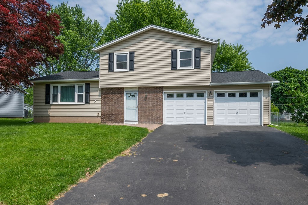 30 Bambi Lane, Gates, New York image 1