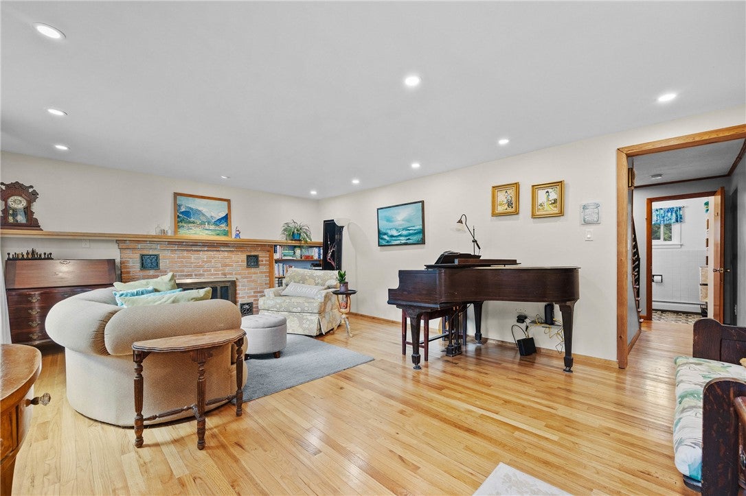 3035 Sherwood Road