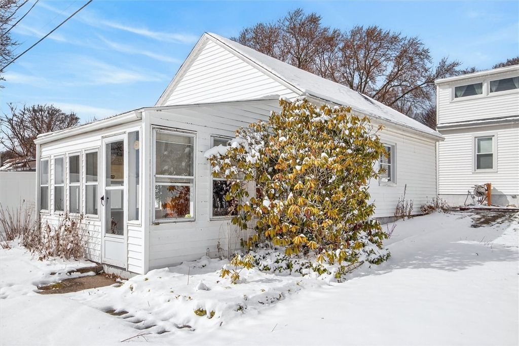 Photo of 315 Orland Road Rd, Irondequoit, NY 14622 (MLS # R1667570)