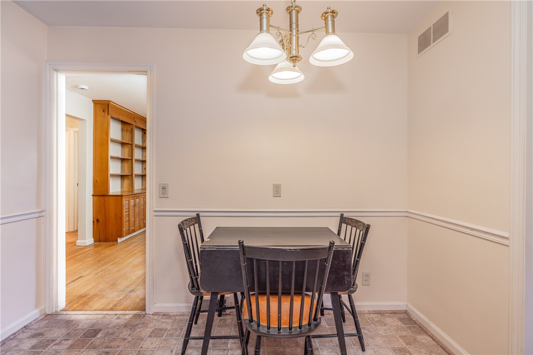 37 Kenmore Lane, Irondequoit, New York image 16
