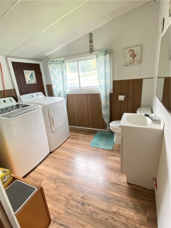 Shelby, New York 14103, United States, 3 Bedrooms Bedrooms, ,2 BathroomsBathrooms,Residential,Active,231425