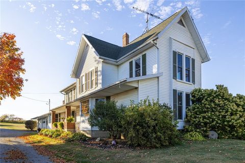 Homes For Sale - 4588 Middle Reservation Rd Rd<br/> Castile, NY 14530