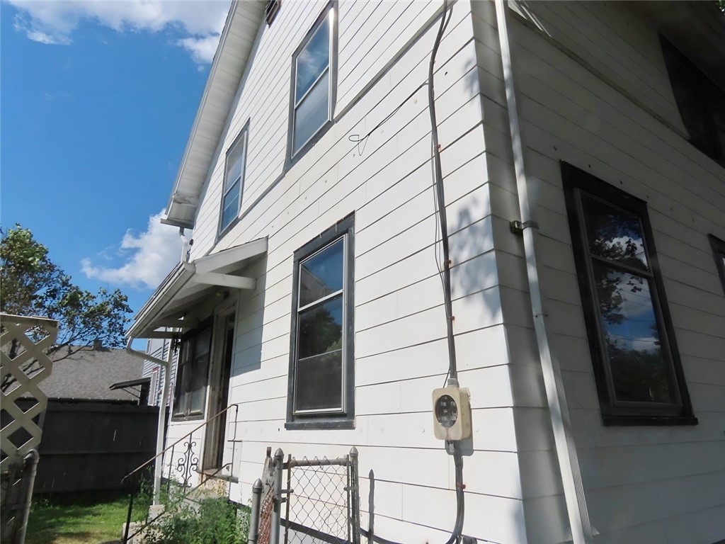 752 Robinson Street