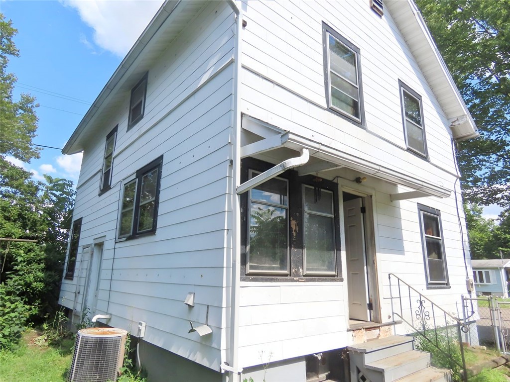 752 Robinson Street