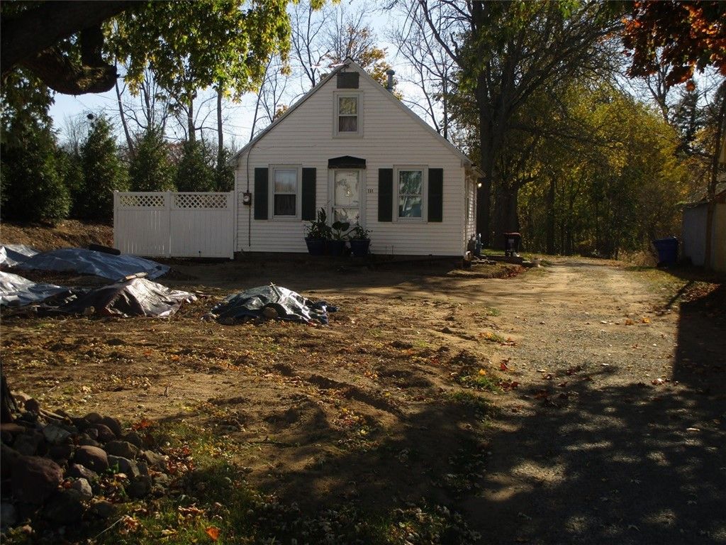 Photo of 731 Ridge Road, Webster, NY 14580 (MLS # R1630034)