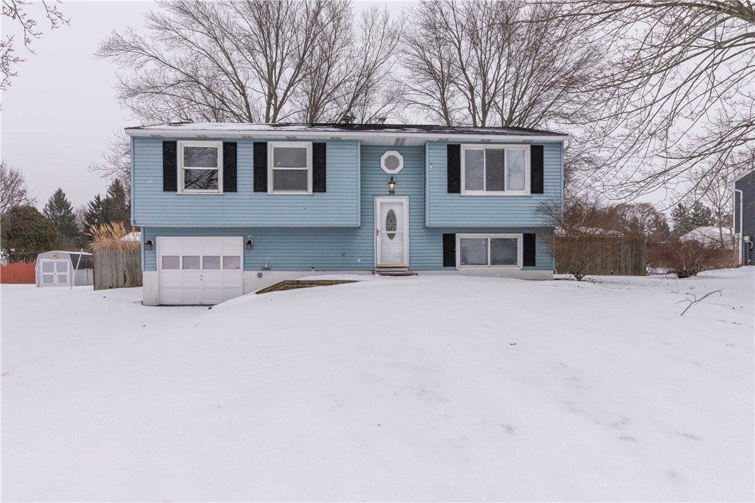 39 Overland Trl, Henrietta, New York image 1