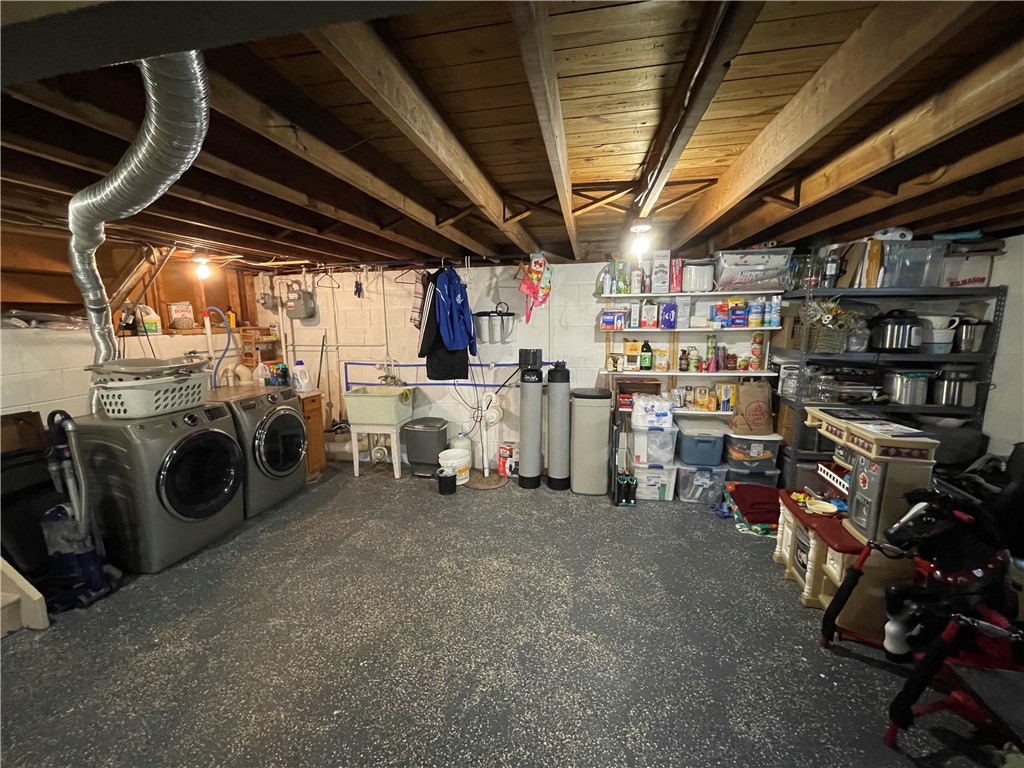121 Fiesta Road, Greece, New York image 29