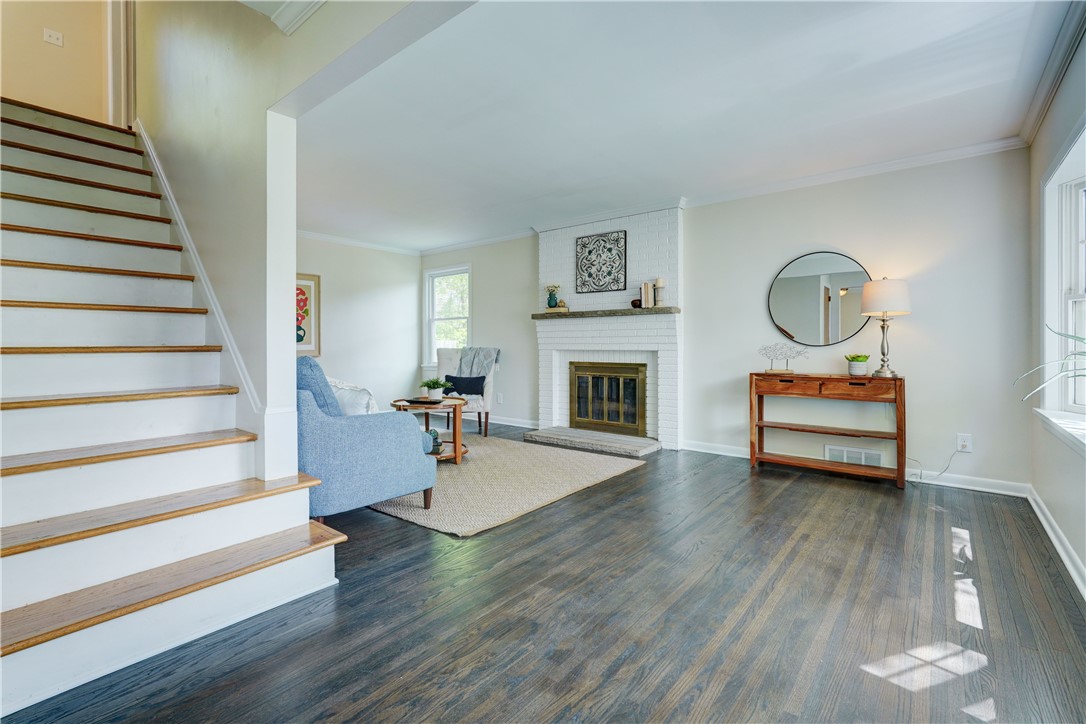 38 Plaza Dr
