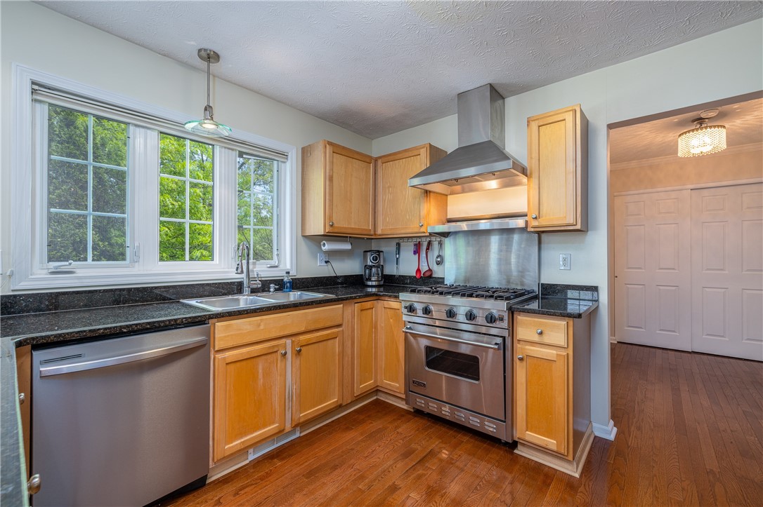 1108 Brick Landing Place Pl, Webster, New York image 9