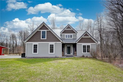 Homes For Sale - 16010 Brown Schoolhouse Road<br/> Orleans County, Clarendon, NY 14470