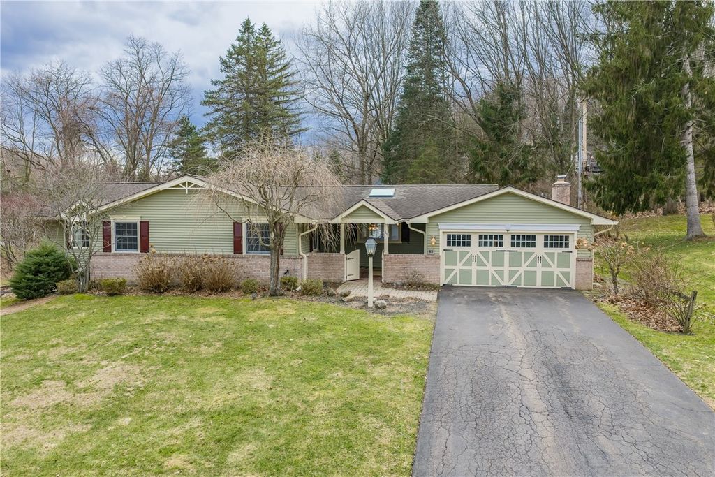 Photo of 45 Chipping Ridge Rdg, Perinton, NY 14450 (MLS # R1667254)