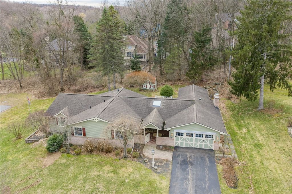 Photo of 45 Chipping Ridge Rdg, Perinton, NY 14450 (MLS # R1667254)