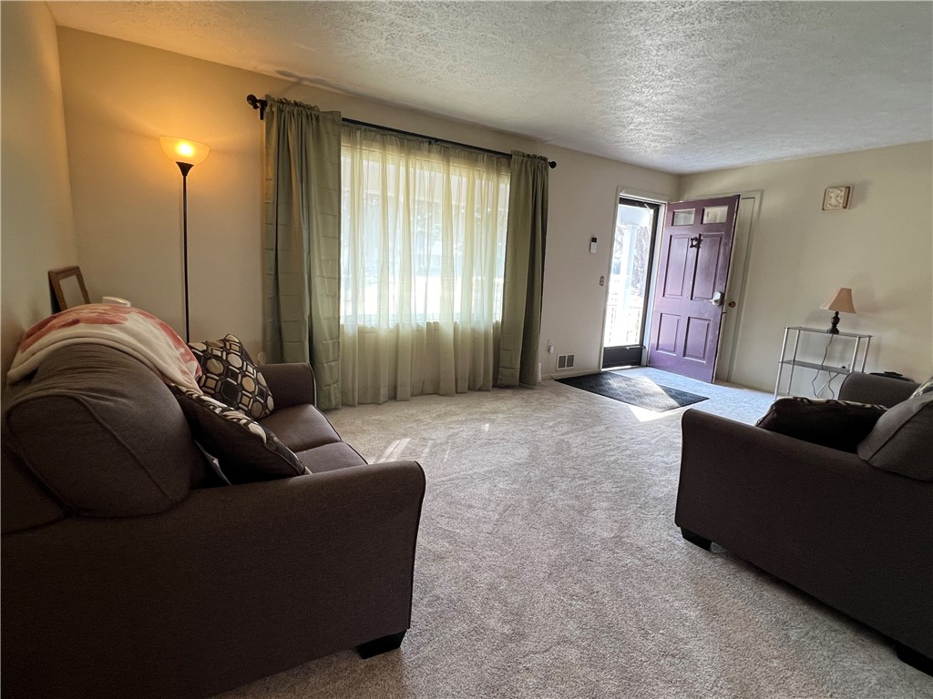 91 Barlow Dr Dr, Greece, New York image 4