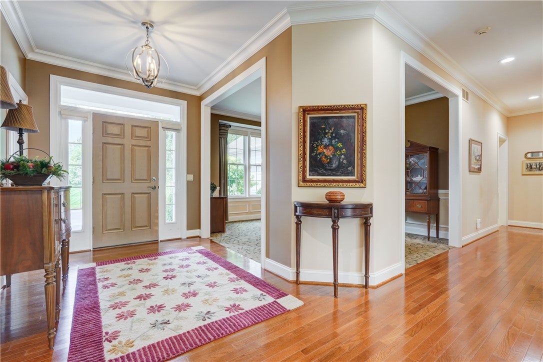 4 Pine Hollow