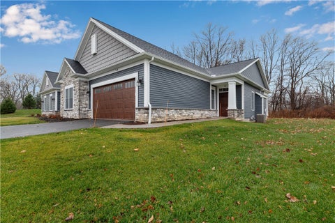 Townhouse For Rent - 1352 Creeks Edge Drive<br/> Monroe County, Webster, NY 14580