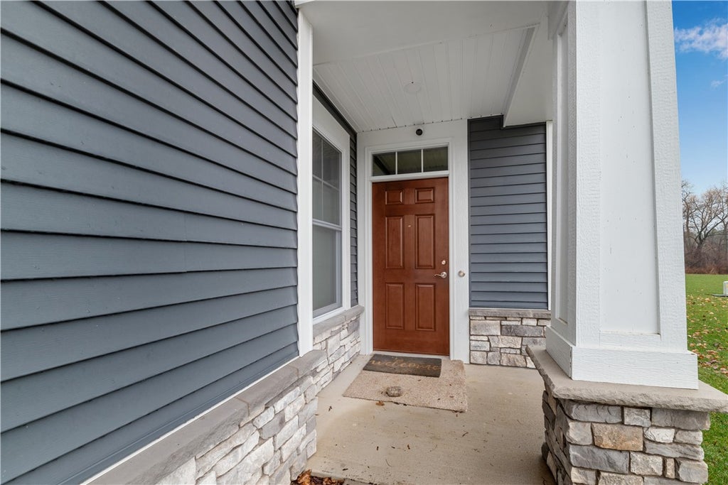 Photo of 1352 Creeks Edge Drive, Webster, NY 14580 (MLS # R1696163)